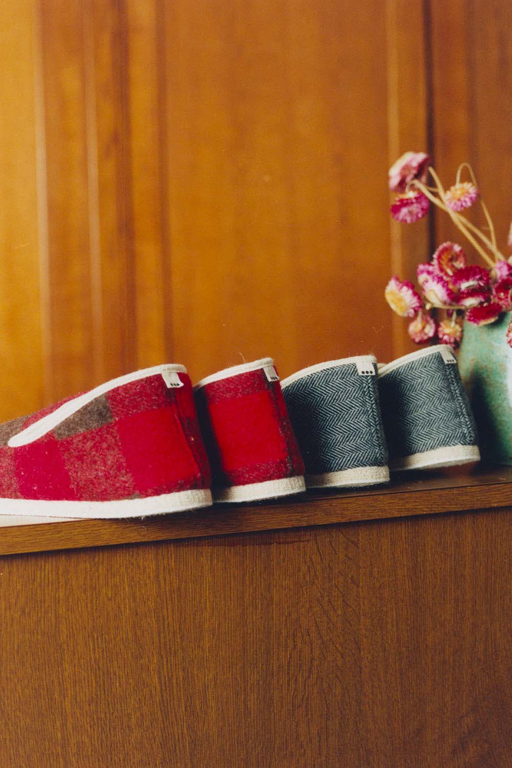 charentaises-damier-rouge-chevrons-noirs-blancs