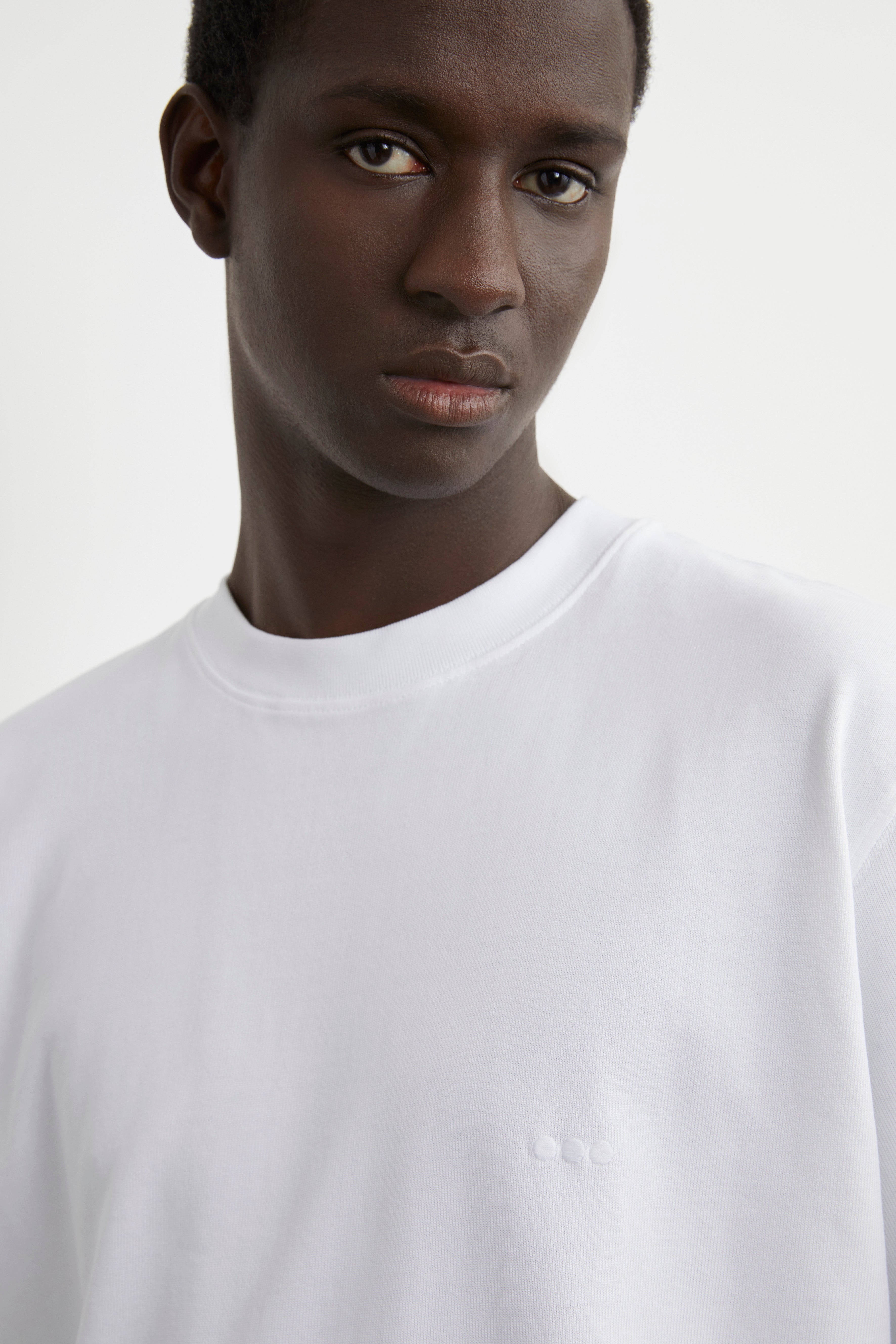 ESSENTIAL T-shirt in organic cotton