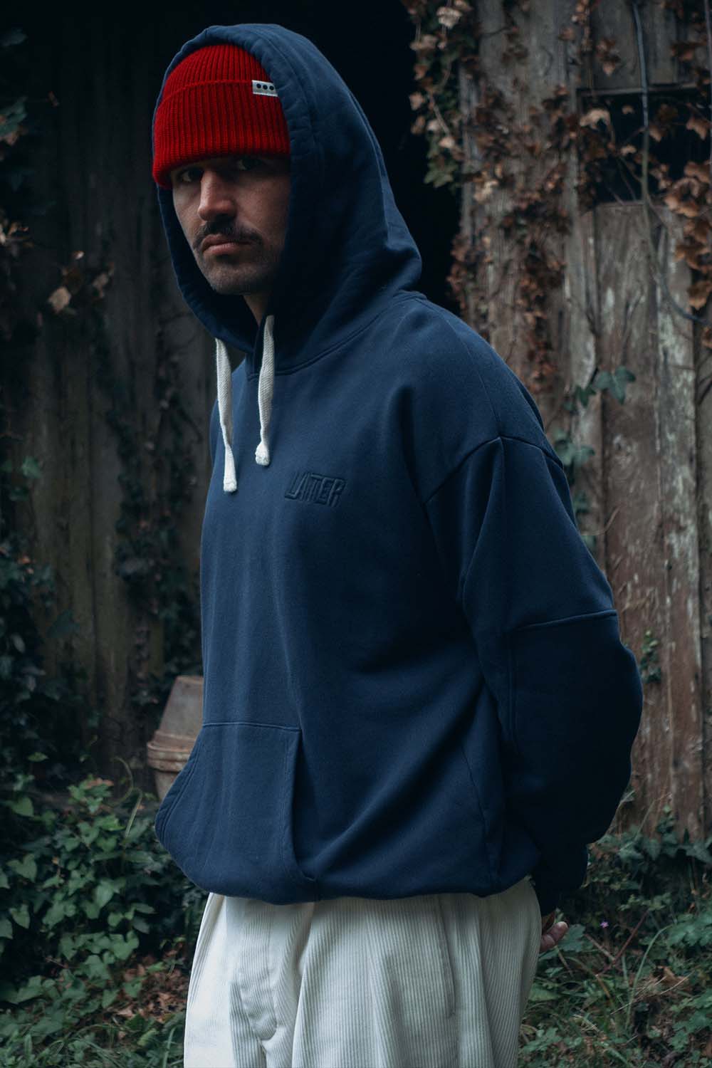 hoodie-a-capuche-marine