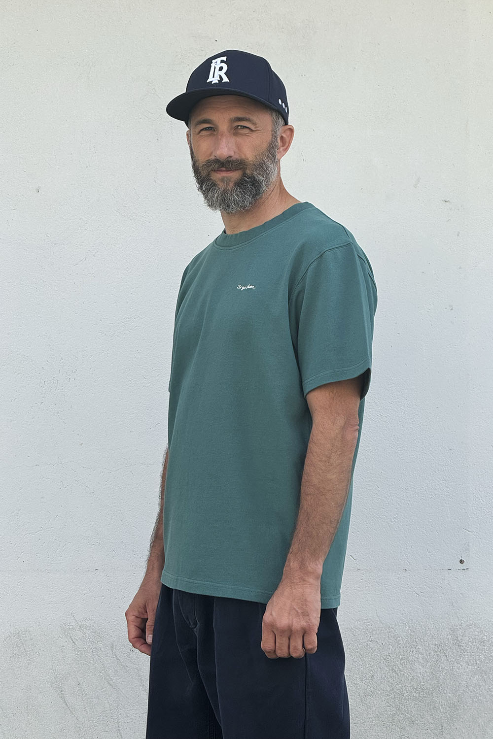 t-shirt-vert-epais-broderie