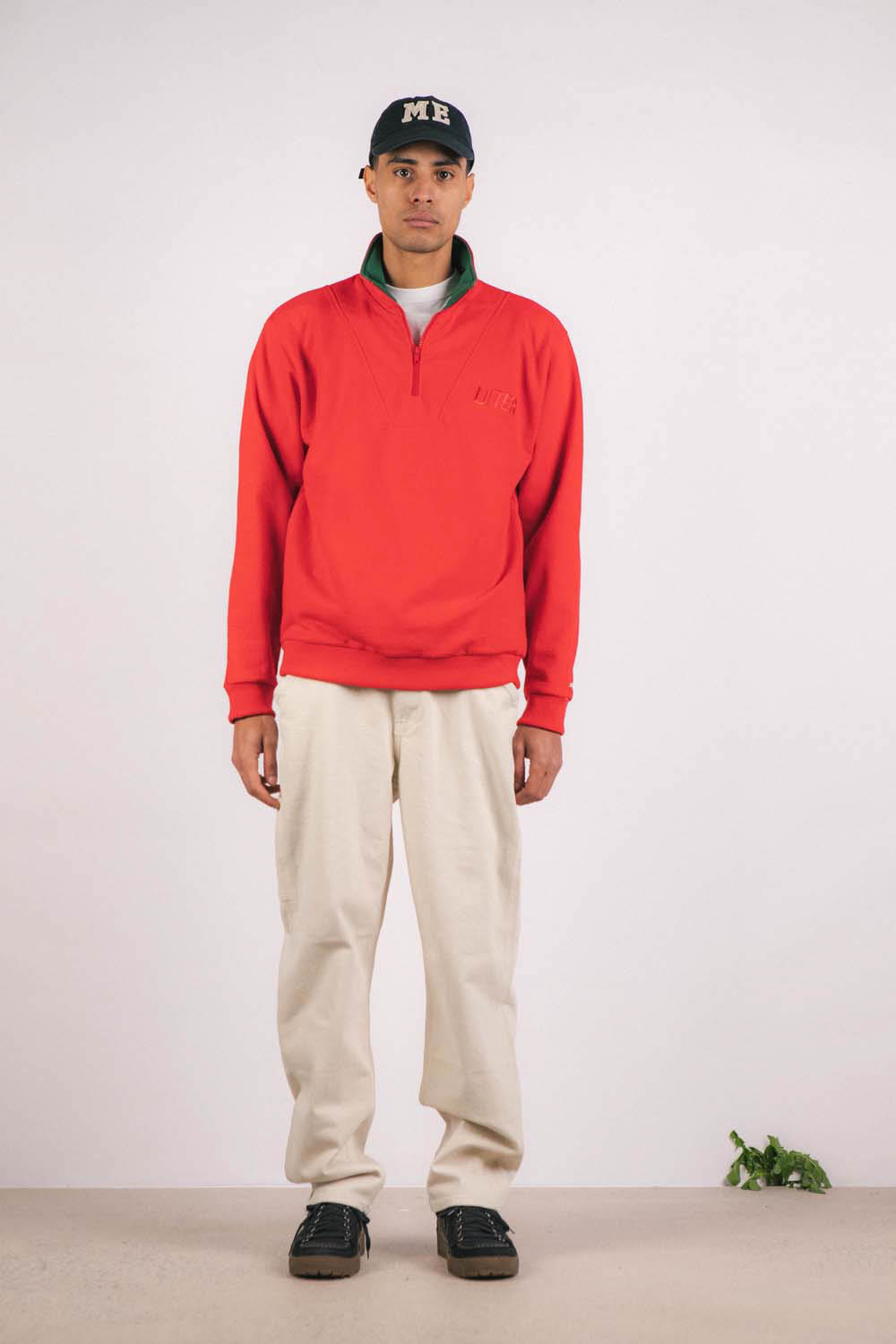 Sweat-shirt col zippé rouge et col vert recyclée, homme