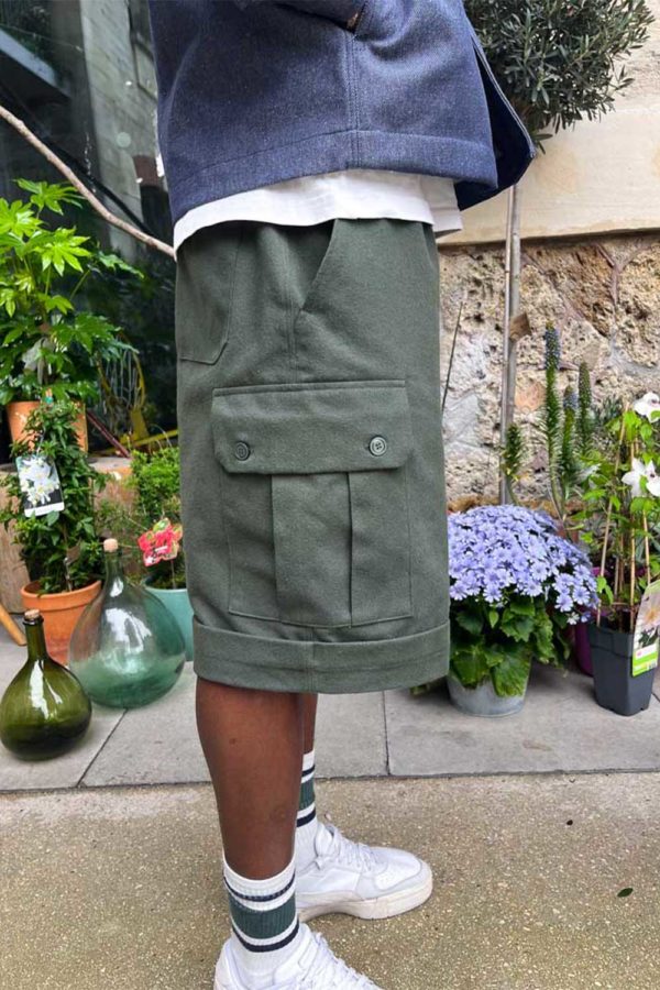 Oversized Military green cargo shorts with large side pockets