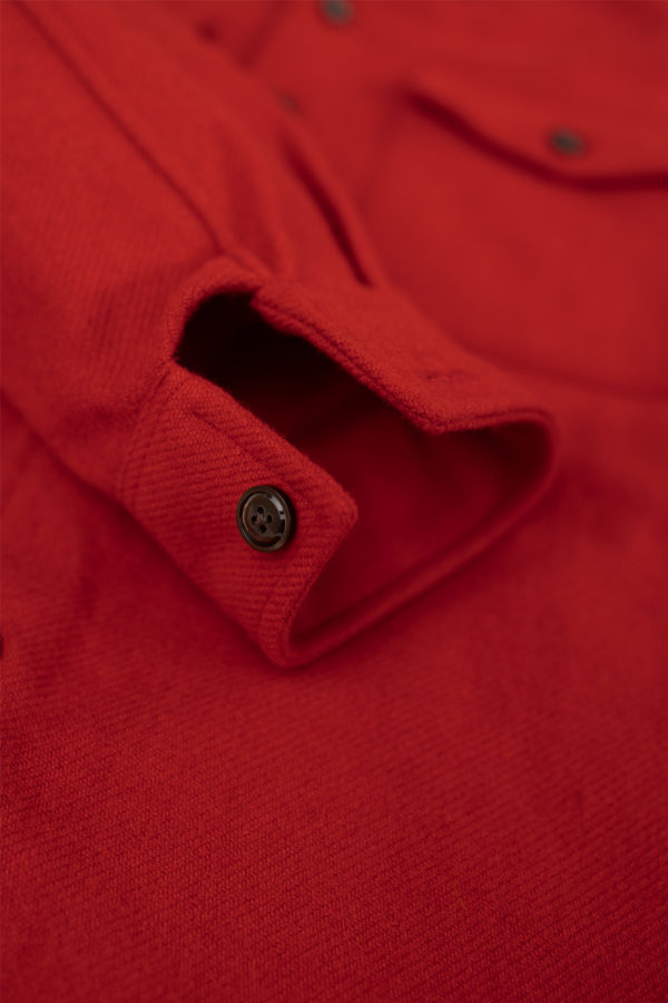 Surchemise casual rouge en laine poignet