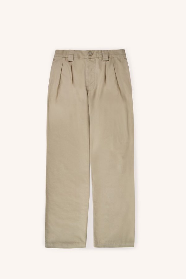 Pantalon beige à pinces, coupe ample, aplat, packshot