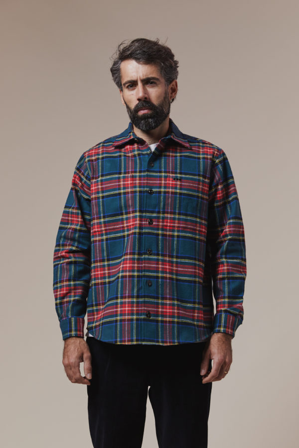 Chemise à carreaux en flanelle de coton recyclé pour homme, douce et chaude, elle est parfaite pour l'hiver.