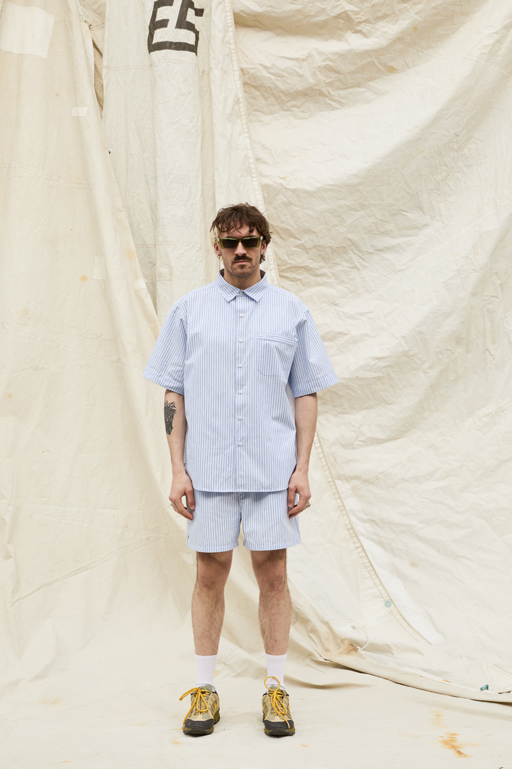 TWO-TONE SHIRT BLUE STRIPES WHITE BACK